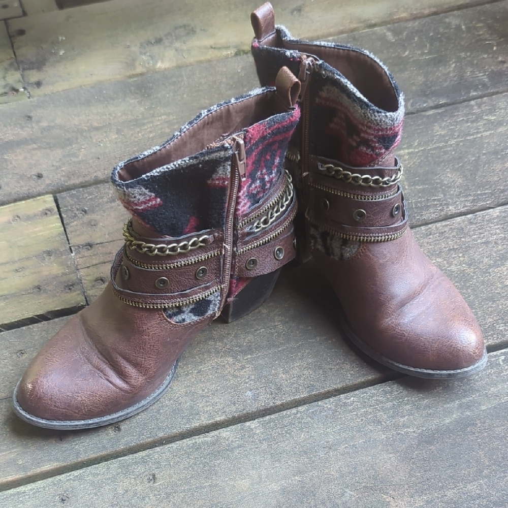 Pop Brown Ankle Boots with Chain Detail